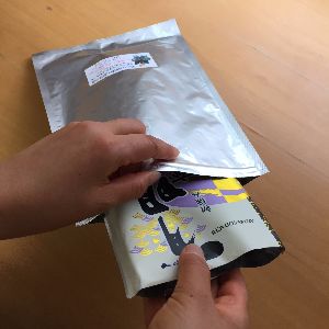 保存袋に入れているところ